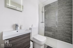 En Suite Shower Room- click for photo gallery